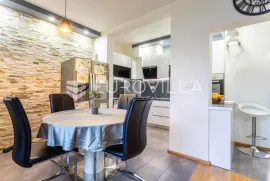 Split, Žnjan, komforan dvosoban stan u blizini mora, Split, Appartment