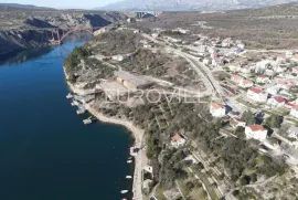 Jasenice, Maslenica, atraktivno građevinsko zemljište u drugom redu do mora 705m2, Jasenice, Zemljište