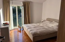 Kuća od 280m2 blizu mora,  na 980m2 parceli, Medulin, Kuća