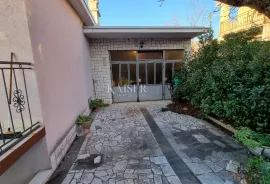 Jadranovo - kuća s okućnicom u blizini mora, Crikvenica, House