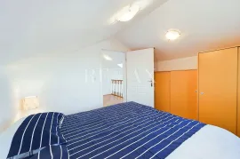 Dramalj - dvoetažni stan s panoramskim pogledom na more, Crikvenica, Wohnung