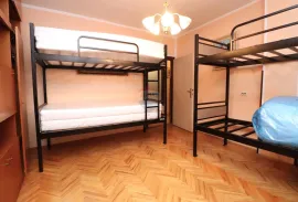 Zagreb, Podsused, kuća za 16 radnika u Bestovju, 180m2, Zagreb, Σπίτι