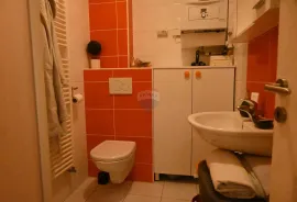 Novi Zagreb / Botinec, stan na 1. katu s 2 SS + parking, Zagreb, Apartamento