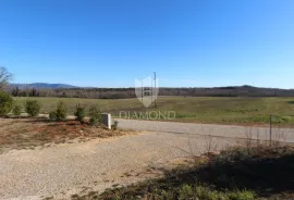 Veliko građevinsko zemljište u blizini Labina, Sveta Nedelja, Terra