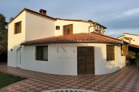 POREČ - NOVA VAS, samostojeća kuća nedaleko mora, Poreč, Haus