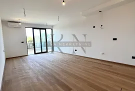 ISTRA - POREČ - ZADNJI POJAS DO MORA - NOVO - STAN SA VRTOM!, Poreč, Appartement