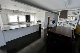 ZAGREB - ILICA - 2.5SOBAN LUX PENTHOUSE SA KROVNOM TERASOM!, Zagreb, Appartment