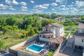 ISTRA – POREČ – VILLA SA BAZENOM NA MIRNOJ LOKACIJI., Poreč, Maison