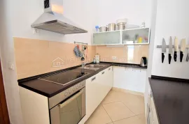 VISOKO POTKROVLJE - PRVI RED DO MORA, Crikvenica, Appartment