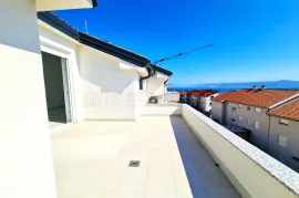 VISOKO POTKROVLJE SA PANORAMSKIM POGLEDOM, Crikvenica, Wohnung