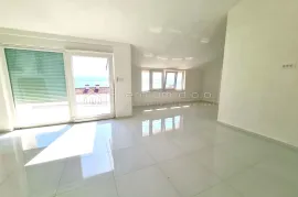 VISOKO POTKROVLJE SA PANORAMSKIM POGLEDOM, Crikvenica, Wohnung