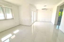 PROSTRANA ETAŽA U MODERNOJ NOVOGRADNJI, Crikvenica, Flat