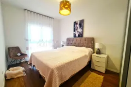 MODERNA GRADNJA - PREDIVNI PENTHOUSE SA GARAŽOM, Crikvenica, Διαμέρισμα