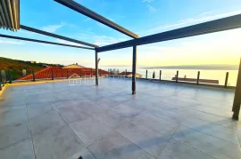 MODERNA GRADNJA - PREDIVNI PENTHOUSE SA GARAŽOM, Crikvenica, Διαμέρισμα