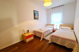 PREDIVNI PENTHOUSE SA GARAŽOM I ZASEBNIM APARTMANOM, Crikvenica, Daire