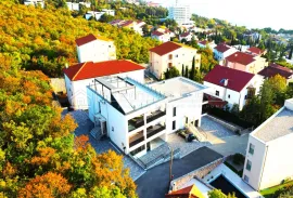 PREDIVNI PENTHOUSE SA GARAŽOM I ZASEBNIM APARTMANOM, Crikvenica, Daire