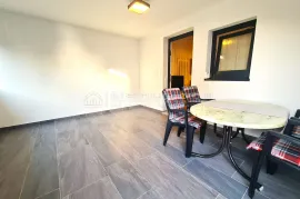 PREDIVNI PENTHOUSE SA GARAŽOM I ZASEBNIM APARTMANOM, Crikvenica, Daire