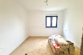 NOVOGRADNJA SA OKUĆNICOM I PANORAMSKIM POGLEDOM, Crikvenica, Appartement