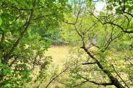 TEREN SA GRAĐEVINSKOM DOZVOLOM UDALJEN SAMO 500m OD MORA, Novi Vinodolski, Land