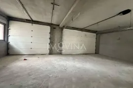 Kuća na dvije etaže 320m2, Kromolj, Sarajevo Centar, Haus