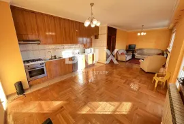 RIJEKA, ČAVLE - Prostrani stan 95m2 3S+DB i GARAŽA, Čavle, Appartment