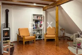 DELNICE, CENTAR-Kuća s dva apartmana i garažom, Delnice, House