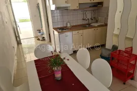 Baška Voda vila 600 m2 blizina mora + pogled na more, Baška Voda, Maison