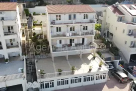 Baška Voda vila 600 m2 blizina mora + pogled na more, Baška Voda, Maison