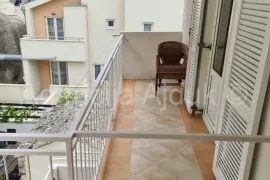 Baška Voda vila 600 m2 blizina mora + pogled na more, Baška Voda, Maison