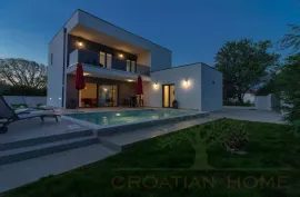 Kuća,villa, Ližnjan, Famiglia