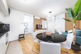 Zagreb, Kajzerica moderan trosoban stan 55m NKP, parking PRVI NAJAM, Zagreb, Apartamento