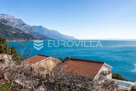 Omiš - Pisak, samostojeća kuća drugi red do mora, Omiš, Casa