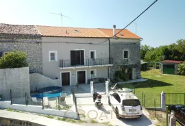 Stara renovirana istarska kamena kuća u autohtonom stilu, Sveti Lovreč, House