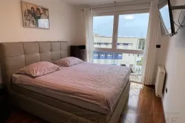 Stan s garažom i bazenom, Pula, Appartment