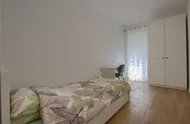 Stan s tri spavaće sobe, Pula, Apartamento