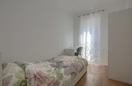 Stan s tri spavaće sobe, Pula, Apartamento