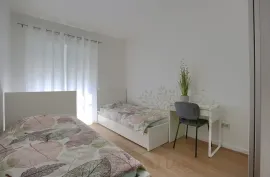 Stan s tri spavaće sobe, Pula, Appartement