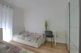 Stan s tri spavaće sobe, Pula, Apartamento