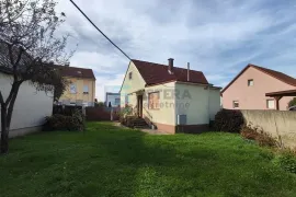 Kuća PRODAJA Centar + garaža i dvorište!, Varaždin, Haus