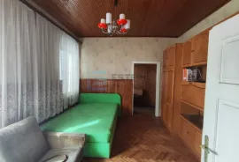 Kuća PRODAJA Centar + garaža i dvorište!, Varaždin, Haus