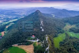 Kuća prodaja KALNIK s 24000 m2 zemljišta, Kalnik, Σπίτι