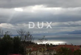 SRDOČI- stan 140m2 DB+3S s panoramskim pogledom na more + okućnica 175m2 za najam, Rijeka, Daire