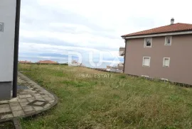 SRDOČI- stan 140m2 DB+3S s panoramskim pogledom na more + okućnica 175m2 za najam, Rijeka, Daire