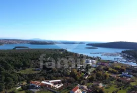 EKSKLUZIVNO JEDINSTVENO GRAĐEVINSKO ZEMLJIŠTE SA POGLEDOM NA MORE, Medulin, Land