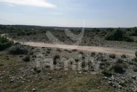 PROSTRANA POLJOPRIVREDNA PARCELA NA MIRNOJ LOKACIJI, Mali Lošinj, Terreno