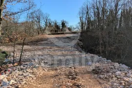 VRLO ATRAKTIVNO GRAĐEVINSKO ZEMLJIŠTE, Svetvinčenat, Terrain