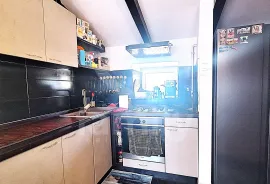 NAMJEŠTEN STAN SA MOGUĆNOŠĆU NADOGRADNJE, Pula, Appartement