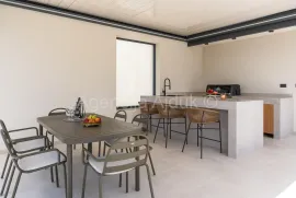 Split - vila Donja Podstrana pogled na more 370 m2 top nekretnina, Podstrana, Дом