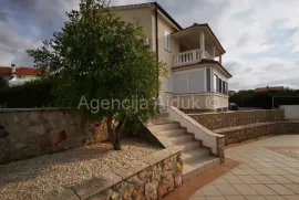 Tribunj apartmanska kuća 548 m2 - TOP PONUDA, Vodice, Дом