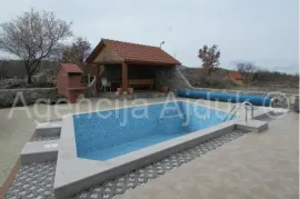 Imotski - Cista Provo vila  sa bazenom 742 m2 - sniženo, Cista Provo, Дом